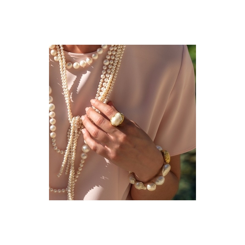 Pulsera de perlas barrocas y oro de 18 kts