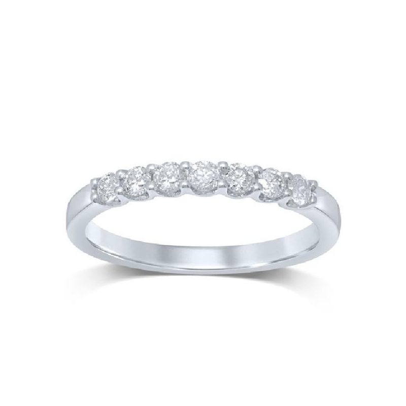 Alianza de oro blanco y brillantes